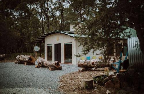 South Bruny Casa | Three Little Pigs Escape - Main and Cabin - OFF GRID property