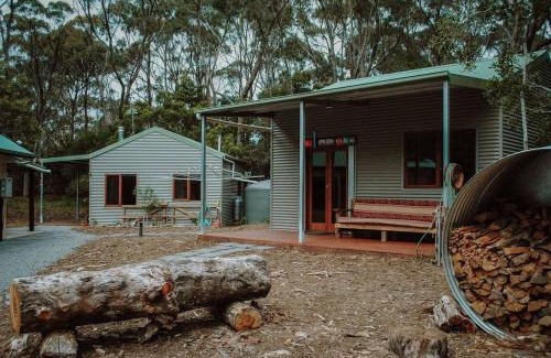 South Bruny Casa | Three Little Pigs Escape - Main and Cabin - OFF GRID property