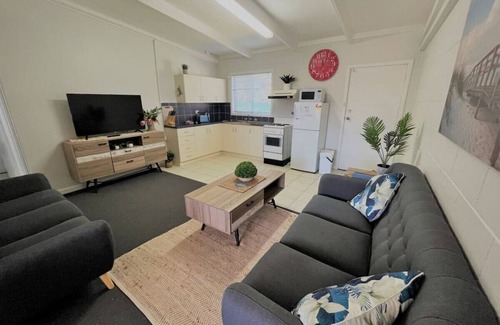 Castletown Apartamento | Three Palms Apartments Unit 3