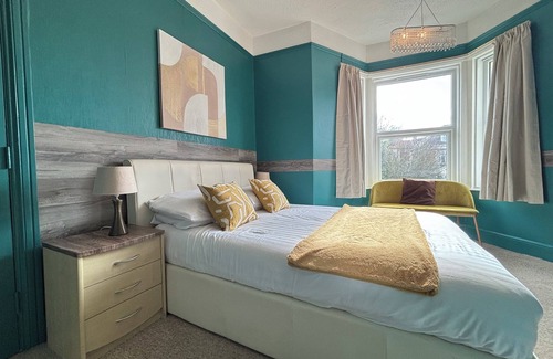 Paignton Hotel | Three palms