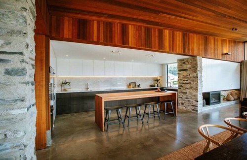 Wanaka Villa | Three Peaks House | Luxury holiday home | Lake views