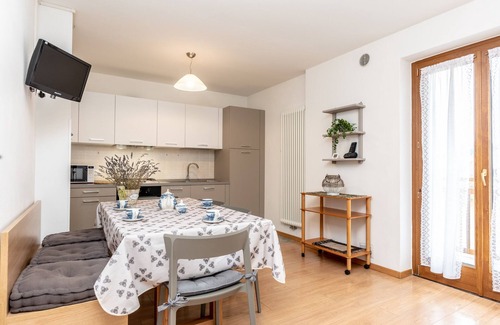 Andalo Apartamento | Three-room apartment Genepì on 2nd floor with Paganella view; wi-fi; parking