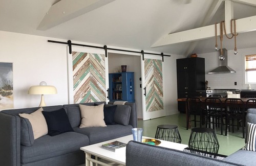 Kure Beach Cabaña | ¡Rebajas de invierno! $ 899 / semana: cabaña costera clásica + estilo moderno + vista al mar