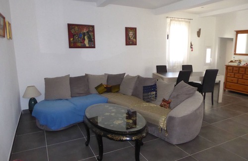 Puimoisson Casa | three-storey village house