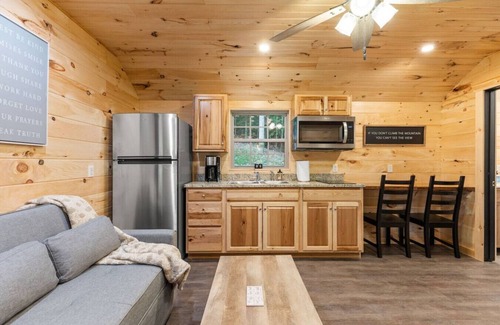 Stanton Apartamento | Throw`n Shade at the Red - near RRG, KY!