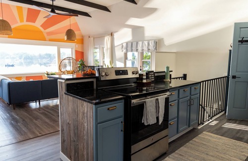 Tichigan Casa | Tichigan Lake House - Pontoon Boat & Fire Pit - Dog Friendly - Newly Renovated