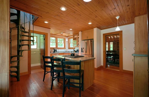 Gloucester Casa | Tidebend: River views and gracious comfort