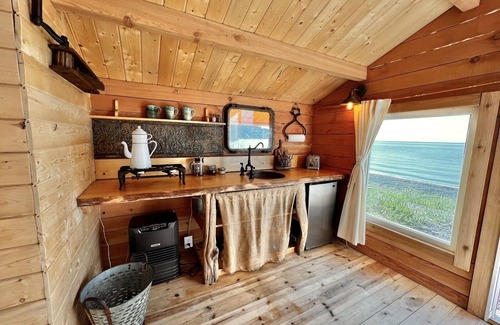 Homer Cabina | Tienda de campaña frente a la playa, hermoso desierto, vistas a la montaña, cama king size