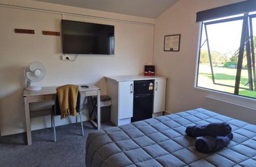 Coromandel Hotel | Tidewater Motel & Tourist Park