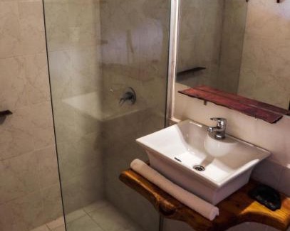 La Población Casa | Tierra Sagrada Eco Lodge