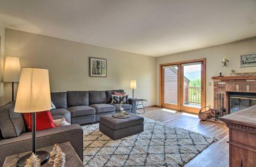 West Dover Casa | Timber Creek Townhome with 2 Decks and Mtn Views!