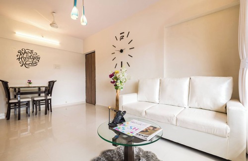 Borivali East Apartamento | Timber Style 1 BHK suite