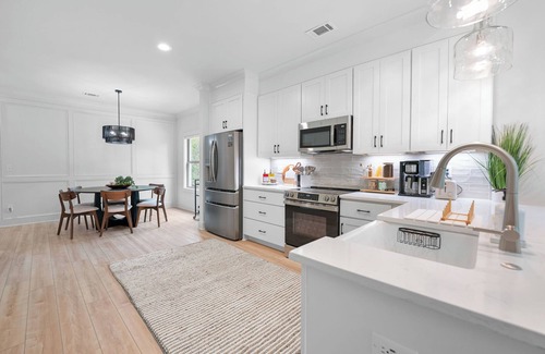 Tuscaloosa Casa | Timber Tide - Chic New Townhome Near the Action