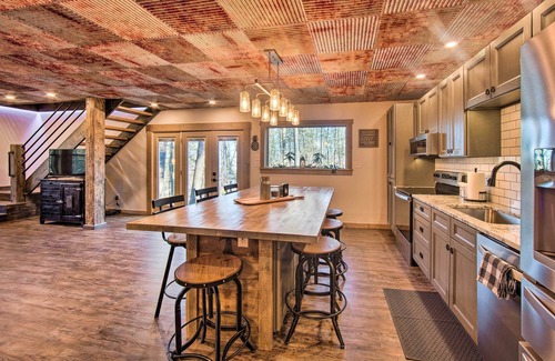 Reedsville Casa | 'Timberland Estates' Cabin: Close to Trails!