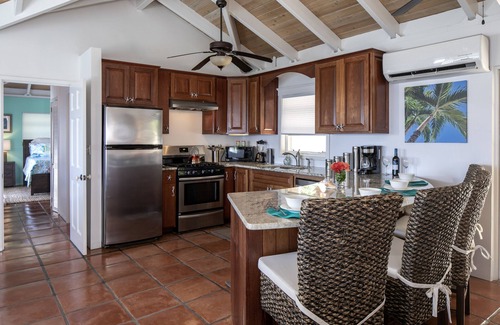 Hart Bay Villa | Dos dormitorios con vistas Hermosa Chocolate Hole Encanto - Time Out!