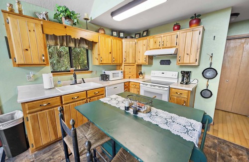 Murphy Casa | Time Out Summary: Esc