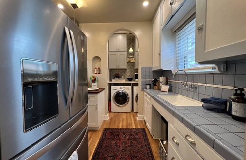 Sam Hughes Casa | Flores silvestres están floreciendo ~ 1920 de Sam Hughes Casita ~ Villa Blanca Mariposa