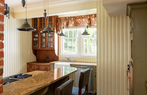 Hot Springs Casa | Hermosa mansión histórica en el Homestead Preserve en el condado de Bath.