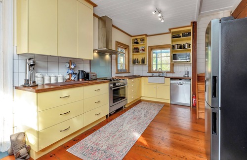 Waipu Casa | Timeless Retreat, an iconic landmark steeped in history, opposite Waipu Caves!