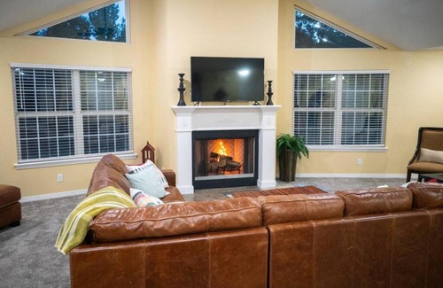 Russellville Casa | Timothys Timber Haven