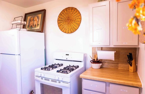 Midwest City Casa | Tinker AFB OKC Midwest City I-40 Colonial Dorchester Cottage