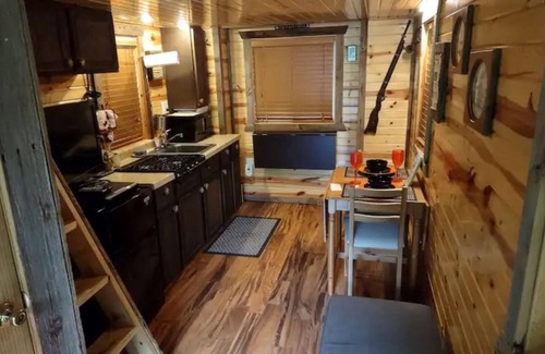 Lyndon Station Cabina | Tiny Home Couples Retreat