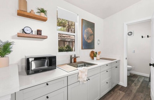 Dunsmuir Cabina | Tiny Home - (Dogwood)