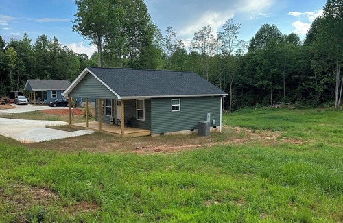 Oconee County Casa | Tiny home in Walhalla,SC-foothills Blue Ridge Mountains: near Clemson