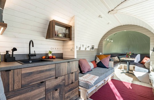 Hirschfeld Casa | Tiny Home 'Stall Und Sterne - Großer Wagen' con terraza privada, jardín compartido y Wi-Fi