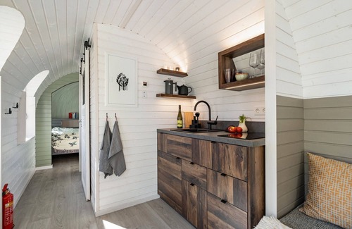Hirschfeld Casa | Tiny Home 'Stall Und Sterne - Großer Wagen' con terraza privada, jardín compartido y Wi-Fi