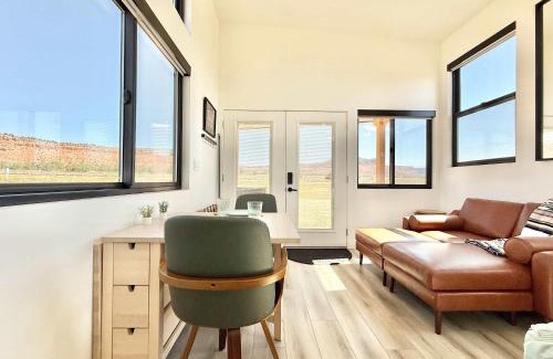 Kanab Casa | Tiny Home w Panoramic Views Hot Tub Near Zion