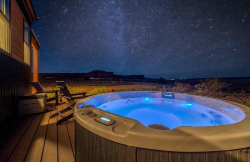 Kanab Casa | Tiny Home w Panoramic Views Hot Tub Near Zion