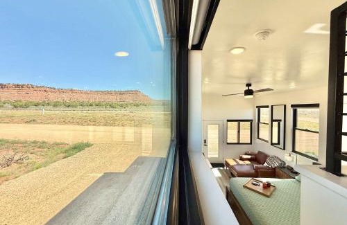 Kanab Casa | Tiny Home w Panoramic Views Hot Tub Near Zion