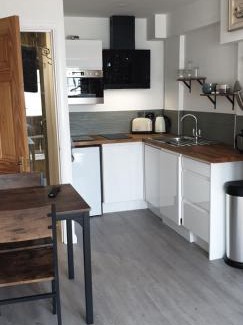 Southwick Apartamento | Tiny home whole flat beach cabin