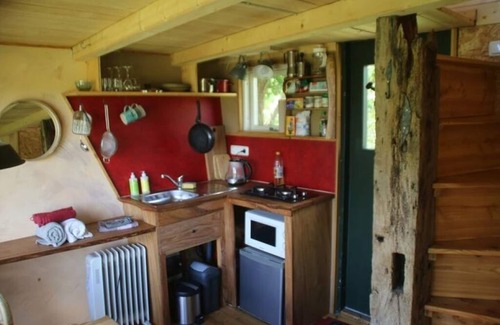 Warnow Cabina | Tiny house in a tree in a tiny, quiet village on the lake district