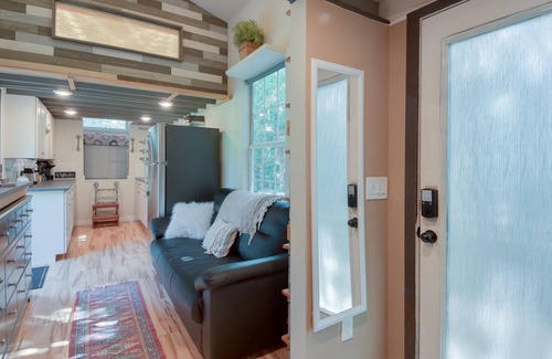 Sanford Casa | Tiny House in Sanford, FL - 3 beds: 45 mins to Disneyworld