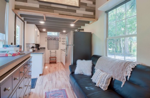 Sanford Casa | Tiny House in Sanford, FL - 3 beds: 45 mins to Disneyworld