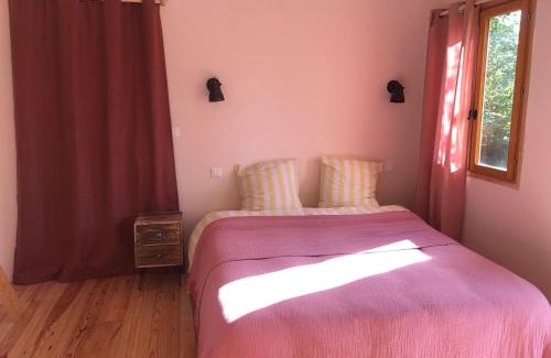 Saints-en-Puisaye Chalet De Esquí | Tiny-House sous les arbres et les oiseaux