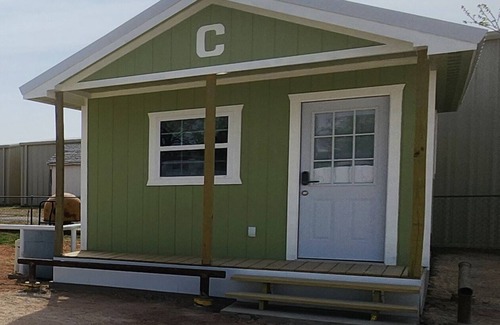Odessa Apartamento | Tinyhouse with AC and laundry area. Near Ector County Coliseum