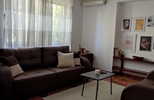 Tirana Apartamento | Tirana Center Rustic Retreat