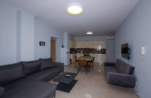 Tirana Apartamento | Tirana Skyline Rooftop 3BR w/ Hot Tub, Plunge Pool & Free Parking