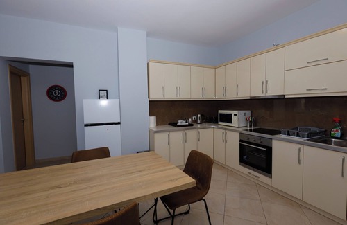 Tirana Apartamento | Tirana Skyline Rooftop 3BR w/ Hot Tub, Plunge Pool & Free Parking