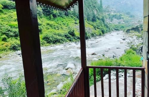 Banjar Casa | Tirthan Valley Cockaigne