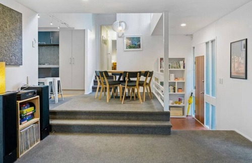 Titirangi Casa | Titirangi Artistic Haven | Wifi & Native Trees