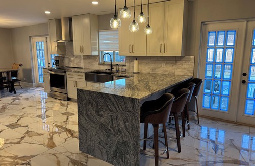 Titusville Casa | Titusville newly renovated house with a Pool and all the comforts of home!