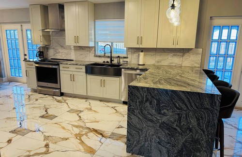 Titusville Casa | Titusville newly renovated house with a Pool and all the comforts of home!