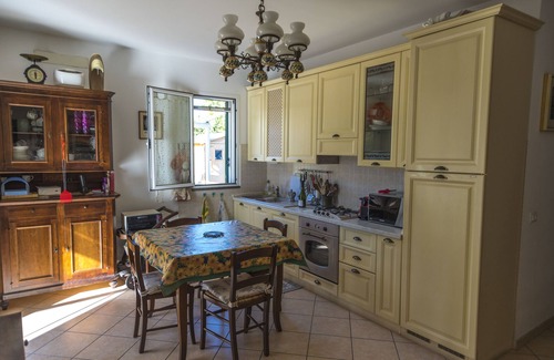Albenga Apartamento | Tiziana House with large patio, private pool and reserved parking.