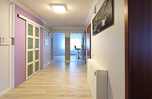 Kaiserslautern Apartamento | TLA :: Ancho A (°))) <(