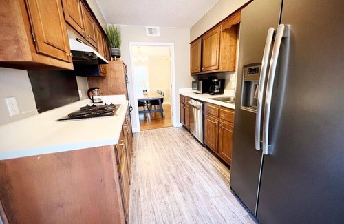 East Memphis Casa | 4BR Memphis Retreat Game Backyard Prime Location