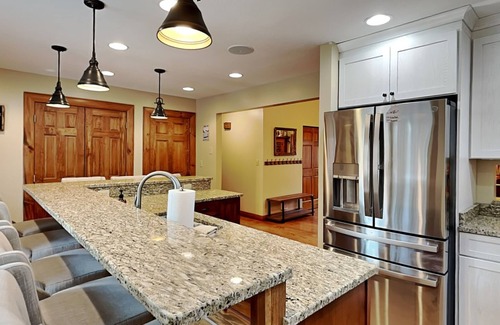 Blakeslee Casa | To The Point | Spacious Retreat + Hot Tub & Lake Access